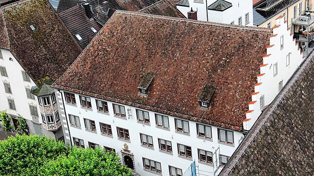 Das Radolfzeller Amtsgericht von oben. Hier wurde jüngst ein Urteil gegen eine Vermieterin und ihre Tochter gesprochen.
