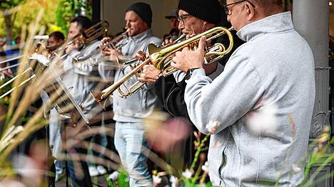 Bild : Verkaufsoffener Sonntag unter dem Motto "Musik uff de Gass"