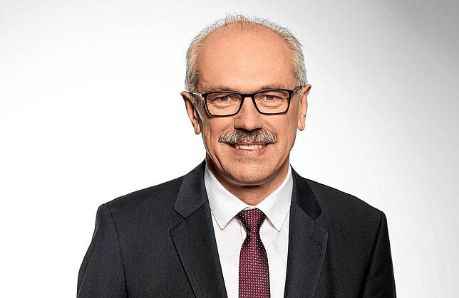 Wilhelm Rehm &ndash; altgedienter ZF-Manager und im Konzern-Vorstand. Gleichzeitig führt er von Friedrichshafen aus die mit Wabco ...