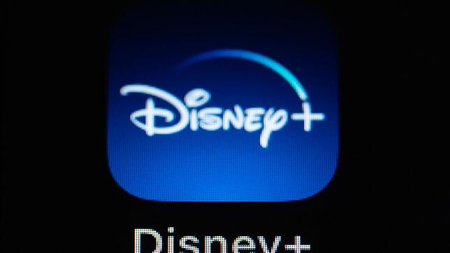 Hat auch genug von Account-Sharing: Disney+ will es Netflix gleichtun und verstärkt gegen das Teilen von Passwörtern vorgehen.