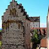 Der Hexenturm von der Dachterrasse des Rathauses aus gesehen. Das Bauwerk aus dem 13. Jahrhundert gehört zu den ältesten der Stadt. Mit ...
