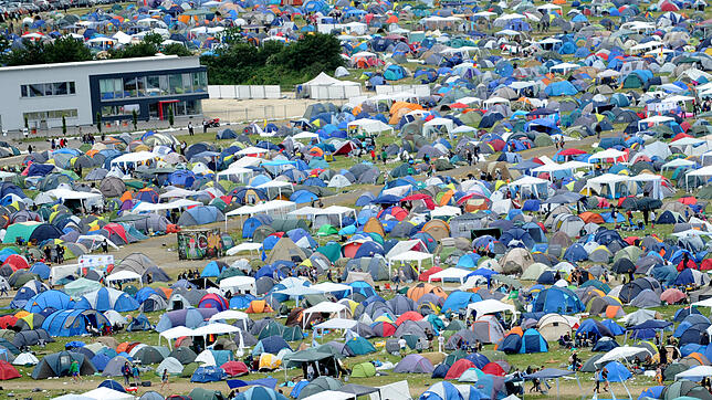 Beim Camping auf dem Southside 2024 gibt es verschiedene Möglichkeiten. Alle Infos zu Preisen und Campingplätzen gibt es hier.