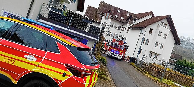 Einsatzfahrzeuge der Lauchringer Feuerwehr in der Hintergasse.