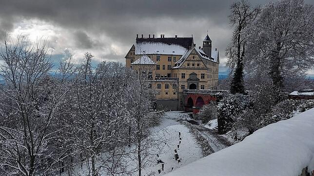 Schloss Heiligenberg im ersten Schnee der Winters