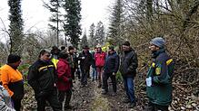 Gebietsleiter Tom Drabinski (rechts) und Revierleiter Ralf Göhrig (Zweiter von links) informierten interessierte Bürger gemeinsam mit ...