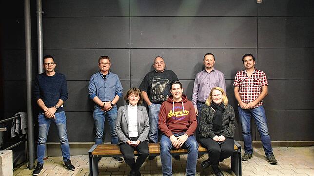 Der Vorstand des neuen Vereins Badesee Eggingen (stehend von links): Michael Blum, Jan Waldkircher, Ralf Schönle, Alexander Ebi und ...