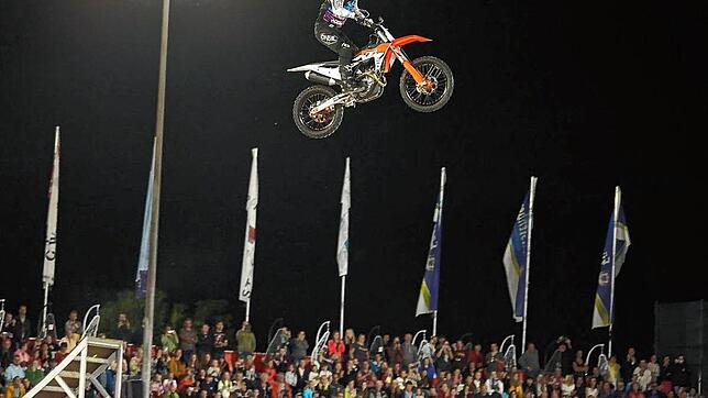 Auch Freestyle-Motocross können die Besucher erleben. Archivfoto: Roger Müller