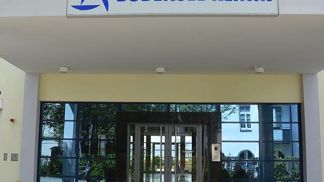 Die bekannte Bodensee-Klinik in Lindau. Eine OP-Schwester, die dort arbeitete, bekam vor dem Arbeitsgericht Recht. Sie hatte wegen ...