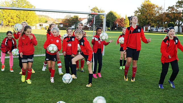 Im Training sind die Salemer Spielerinnen nicht nur mit viel Engagement, sondern auch mit viel Spaß bei der Sache.