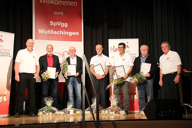 Bei den vereinsinternen Ehrungen der Sportvereinigung Wutöschingen hatten verschiedene Laudatoren die Aktivitäten der Geehrten auf ...