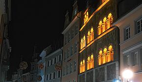 Düstere Zeiten: In der Stadtkasse sieht es schlecht aus, das ist schon lange klar. Jetzt reagiert die Verwaltung mit einer deutlichen ...