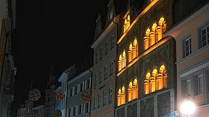 Düstere Zeiten: In der Stadtkasse sieht es schlecht aus, das ist schon lange klar. Jetzt reagiert die Verwaltung mit einer deutlichen ...