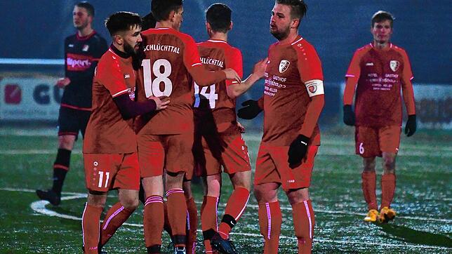 Bild : FC Schlüchttal gewinnt das Derby beim FC RW Weilheim &ndash; und wir haben Bilder!