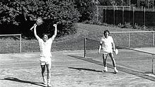 1985: Nach einem Aufschlag des Villinger Spielers Jürgen Müller (von links) verwandelt Rainer Öhler vorne am Netz den entscheidenden ...