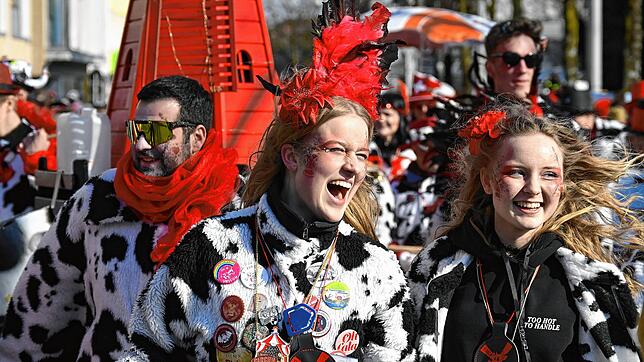 Bild : 20.000 Zuschauer beim großen Umzug in Friedrichshafen – die besten Bilder!