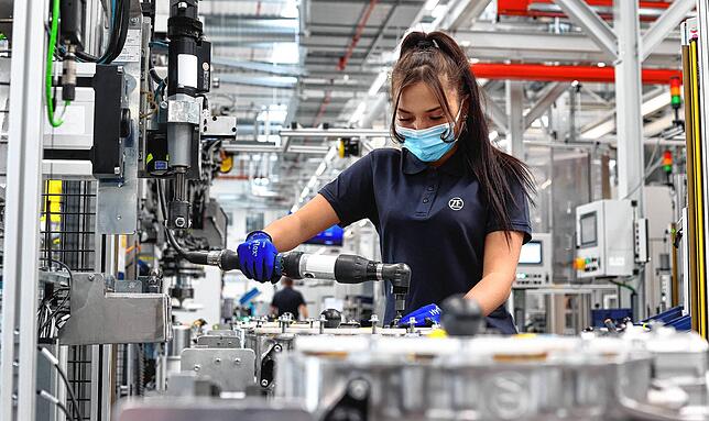 Getriebeproduktion bei ZF: Investiert wird nur noch, wenn&lsquo;s ein Hybridgetriebe ist.