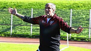 Michael Schilling, Trainer des 1. FC Rielasingen-Arlen, musste mit seiner Mannschaft in Hausen die erste Saisonniederlage hinnehmen.