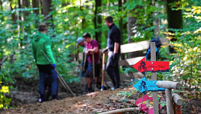 Gut ausgeschildert ist der Gehro-Trail, der bei den Mountainbikern der Region sehr beliebt ist.