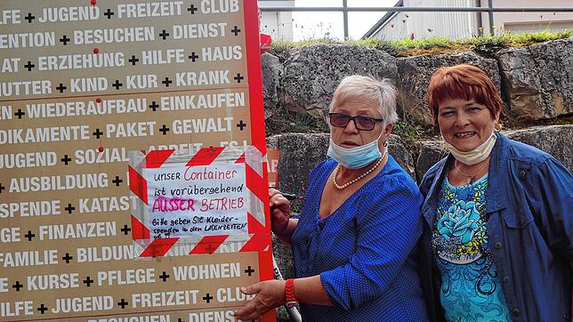 Karola Müller (l.) und Margret Lohmüller vom Rot-Kreuz-Lädele.