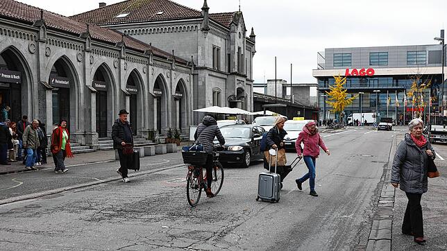 Fußgänger sind die schwächsten Verkehrsteilnehmer. Immer wieder kommen es zu Gefahrensituationen (hier die Begegnungszone am Konstanzer ...