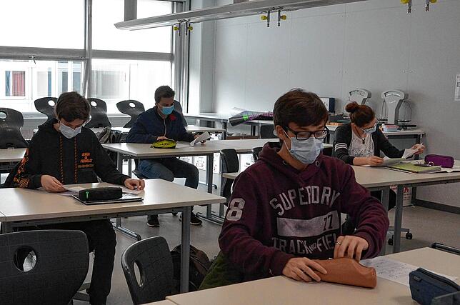 Büffeln fürs Abitur &ndash; auf dem BZM-Gymnasium geht das in neun Jahren.