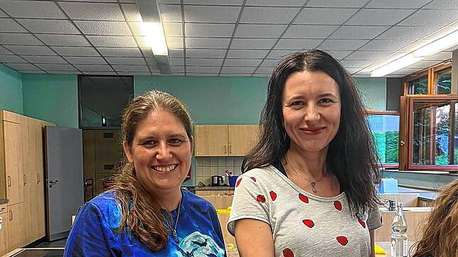 Leony Stabla (links) und Alexandra Papoutsakis ist es wichtig, Kinder schon früh zum selbstständigen Forschen anzuregen. Dazu dient ein ...