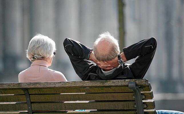 Senioren können profitieren, wenn sie in der Krankenversicherung für Rentner sind. Dafür müssen bestimmte Voraussetzungen erfüllt sein.