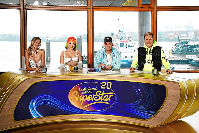 Leony (l-r), Katja Krasavice, Pietro Lombardi und Dieter Bohlen, Jury-Mitglieder der Castingshow “Deutschland sucht den ...