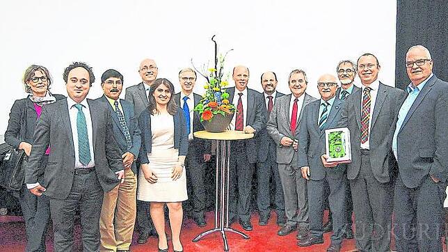 Professoren und Mitarbeiterin der Hochschule Furtwangen und Universität Leicester beim Festakt in der Aula der Hochschule Furtwangen. ...