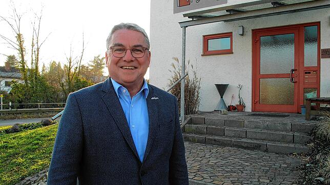 Bürgermeister Ralf Baumert steht parat für eine dritte Amtszeit, für die er sich am 5. März bewirbt. Das alte Feuerwehrhaus im ...