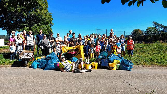 60 Teilnehmer packten beim World-Cleanup-Day in Wutöschingen mit an.