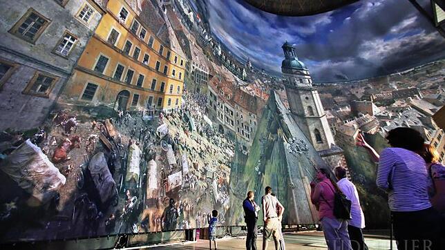 Riesengroß und kreisrund: Die Panoramen von Yadegar Asisi sind mindestens beeindruckend. Wo immer sie zu sehen sind wie hier in Leipzig, ...