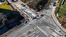 Der Knotenpunkt Peterzeller Straße mit der Behelfsbrücke – die Aufnahmen stammt von der Montage der Notlösung im März 2025. Wenn die ...