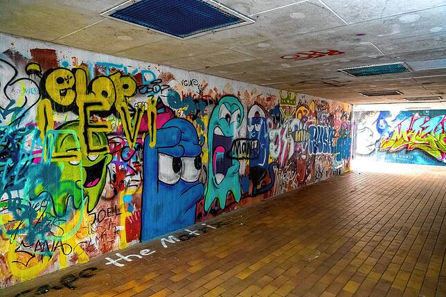 Graffiti in der Romäusring-Unterführung mit Jonas Fehlinger.