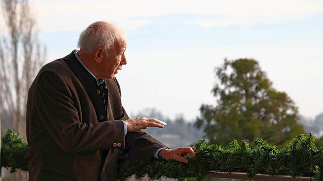 Wolfgang Spang ist verstorben. Das Bild zeigt ihn auf der Terrasse des von ihm zur heutigen Größe aufgebauten Parkhotels Sankt Leonhard, ...