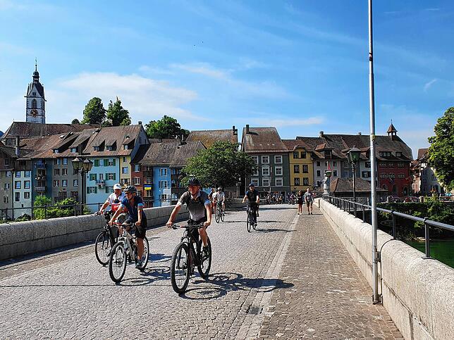 Radeln vor traumhafter Kulisse: Auf dem 32 Kilometer langen Rundweg wurde der Rhein zwei Mal überquert, wie hier in Laufenburg.