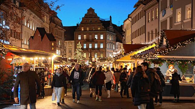 Bild : Endlich wieder Weihnachtsmarkt in Konstanz! Hier gibt‘s Fotos vom ersten Abend auf der Marktstätte