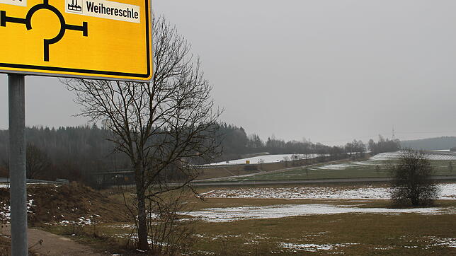 Das Gelände muss aufgefüllt werden. Das Weiheröschle wird zur Gewerbefläche. Bild: Guy Simon