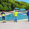 Sie freuen sich auf den Saisonstart im Panoramabad, von links Heinz Fricker vom Wasserwerk, Geschäftsführer Danny Voigt vom Betreiber ...