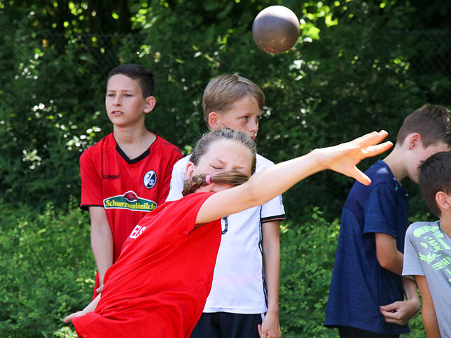 Bild 2: Bilder vom Kreisfinale des Schulwettbewerbs &bdquo;Jugend trainiert für Olympia&ldquo; am Donnerstag im Langensteinstadion Tiengen