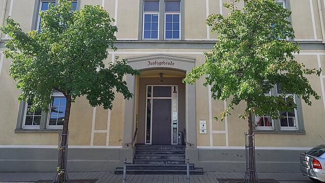 Ein 45-Jähriger wurde wegen sexuellen Missbrauchs zu einer Bewährungsstrafe von einem Jahr verurteilt. (Symbolbild)