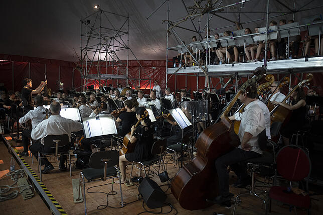 Es geht um Musik bei &bdquo;Daheim &ndash; Eine Odyssee&ldquo;.