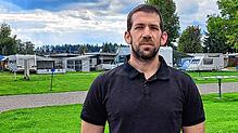 Philipp Eike betreibt das Riedsee-Camping inklusive Strandbad seit 2012.