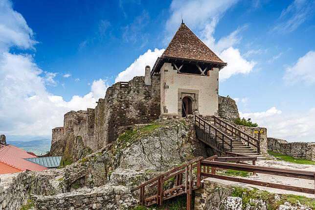In Visegrád residierten im Mittelalter mehrere ungarische Könige. Die Schlossburg wurde einst vom König Béla IV. nach der Verwüstung des ...
