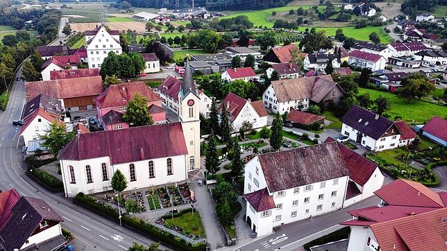 Gurtweil ist der größte Ortsteil von Waldshut-Tiengen. Der Ort hat 1700 Einwohner (Stand 30. Juni 2023) und hat eine Grund- und ...