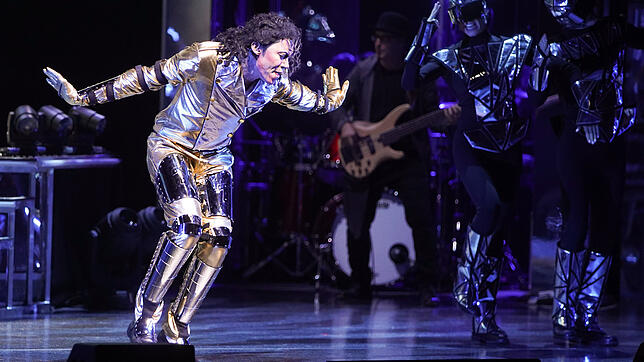 Musical-Darsteller Dantanio Goodman spielt in der Show "Beat It!" den erwachsenen Michael Jackson.
