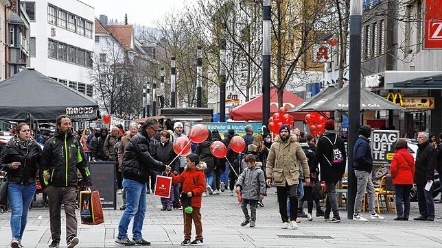 In Singen konnte nach der pandemiebedingten Pause wieder einmal ein verkaufsoffener Sonntag veranstaltet werden. Unter dem Motto ...