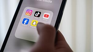 Vorsicht vor Anlage-Tipps auf Social Media. (Archivbild)