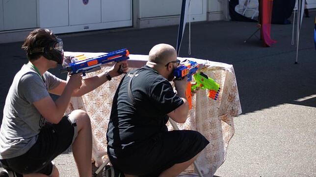 Teamarbeit: Richard Semmling (links) und Salvatore Gallace halten ihren Mitspielern den Rücken frei. Auch wenn nur mit ...