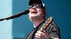 Auf seinem achten Album verarbeitet Ed Sheeran süd- und westasiatische Klänge. (Archivbild)
